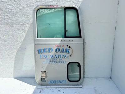 International F9370 Right Door for a 1997 International F-9370