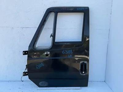 International LA617 Left Door