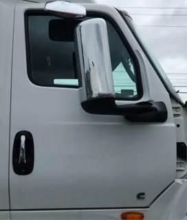 International LT625 Right Door