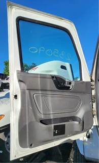 International LT625 Left Door