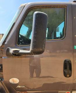 International LT625 Left Door