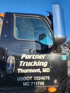 International LT625 Right Door