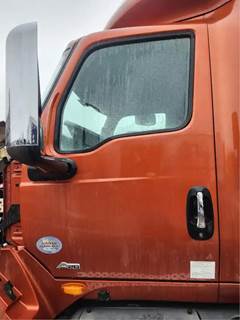 International LT625 Left Door