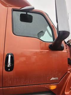 International LT625 Right Door