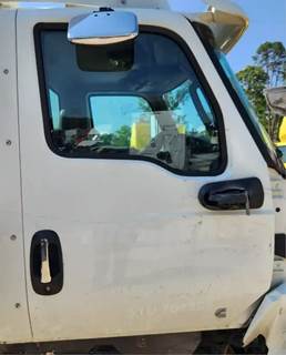 International LT62F Right Door