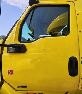 International RH613 Left Door