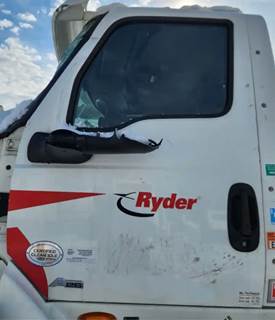 International RH613 Left Door