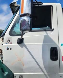 International WorkStar 7400 Left Door