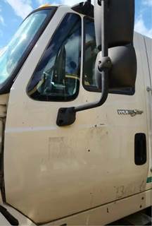 International WorkStar 7500 Left Door