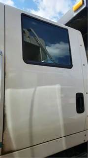 International WorkStar 7500 Left Door