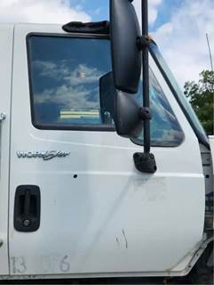 International WorkStar 7500 Right Door