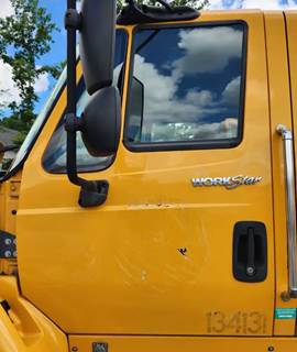 International WorkStar 7500 Left Door