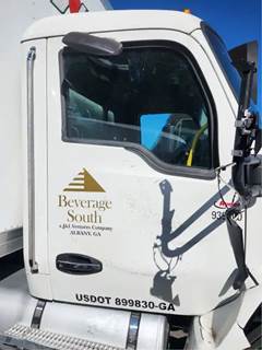 Kenworth T280 Right Door