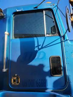 Kenworth T600 Right Door