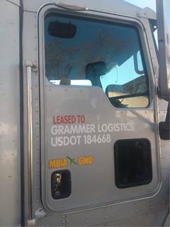 Kenworth T660 Right Door