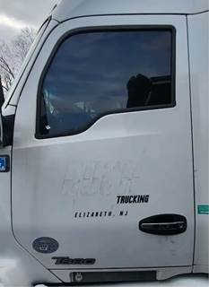 Kenworth T680 Left Door