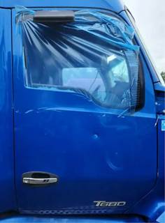 Kenworth T680 Right Door