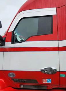 Kenworth T680 Left Door