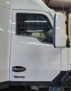 Kenworth T680 Right Door