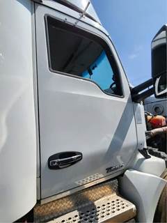 Kenworth T680 Right Door