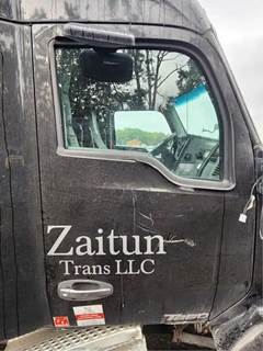 Kenworth T680 Right Door