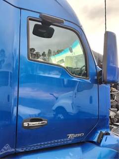 Kenworth T680 Right Door
