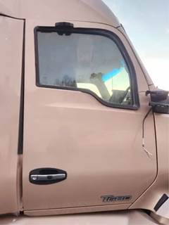 Kenworth T680 Right Door