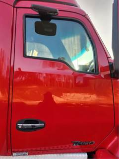Kenworth T680 Right Door