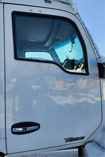 Kenworth T680 Right Door