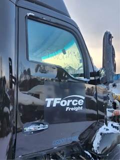 Kenworth T680 Right Door