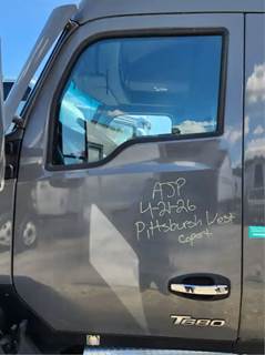 Kenworth T680 Left Door