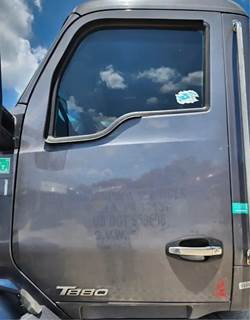 Kenworth T880 Left Door