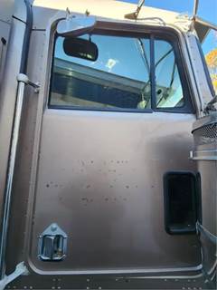 Kenworth W900 Right Door