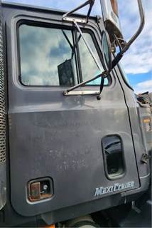 Mack CH613 Right Door