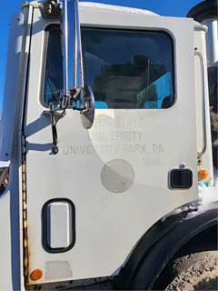 Mack MRU613 Left Door