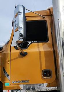 Mack Pinnacle CHU613 Left Door for a 2013 Mack CHU613