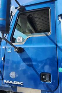 Mack Pinnacle CHU613 Left Door for a 2016 Mack CHU613