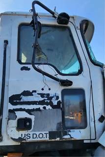 Mack Vision CXN613 Right Door for a 2007 Mack CXN613