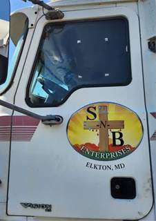 Mack Vision CXN613 Left Door for a 2006 Mack CXN613