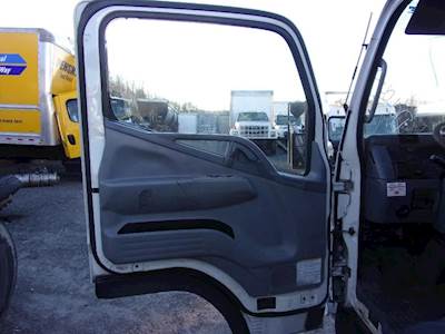Mitsubishi FE-84D Door for a 2007 Mitsubishi Fuso FE84D