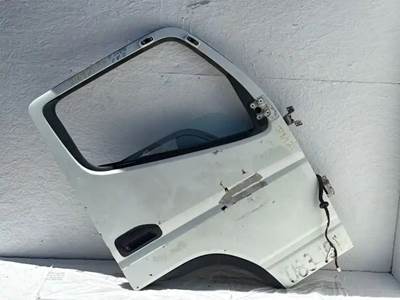 Mitsubishi FE85D Right Door