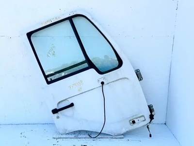 Nissan UD3300 Right Door for a 2009 Ud/Nissan UD3300