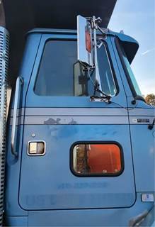 Volvo / WhiteGMC Autocar ACL64 Right Door for a 1994 White AUTOCAR ACL64