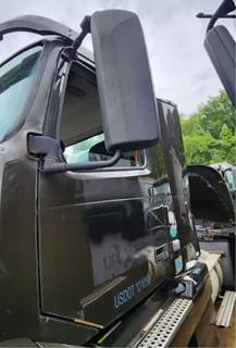 Volvo VNL Left Door