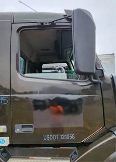 Volvo VNL Right Door