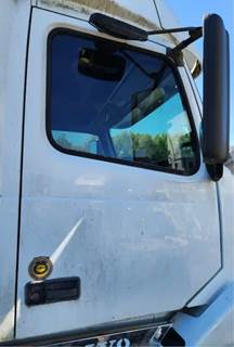 Volvo VNL Right Door