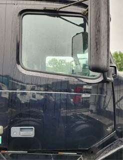Volvo VNL Left Door