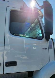 Volvo VNR64T Right Door