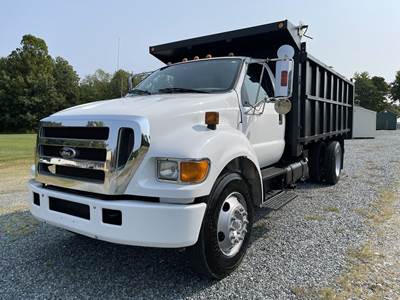 2005 Ford F-750 Dump Truck - 14ft Dump Body - Automatic Trans  - Under CDL - LOW MILES!!!!