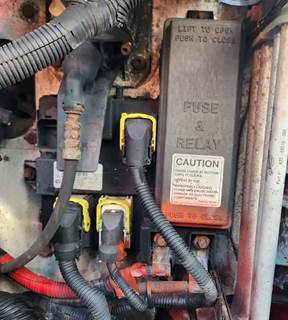 Freightliner Cascadia 125 Engine Control Module (ECM)